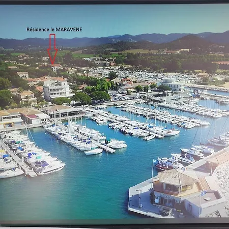 Mezzanine Vue Port Et Lägenhet